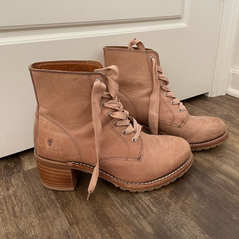 Julia Berolzheimer X FRYE Sabrina Ankle Boots